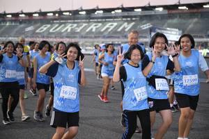 BIB: 6264, 225, 51549, 51605
                            <button type="button" onclick="openModal(10464405)" class="btn btn-primary btn-sm float-right btn-popup" data-toggle="modal" data-target=".modal-high-quality">
                        <i class="fas fa-shopping-cart"></i> Add to Cart
                    </button>
                                            <button type="button" onclick="isThisMe(10464405, true)" class="btn btn-success btn-sm float-right btn-popup btn-isme hidden" data-toggle="tooltip" data-placement="bottom" title="นี่คือรูปของคุณใช่ไหม คลิกที่นี่เพื่อเอาเข้าอัลบั้ม">
                        <i class="fas fa-plus"></i> Add to album
                    </button>
                    <button type="button" onclick="isThisMe(10464405, false)" class="btn btn-warning btn-sm float-right btn-popup btn-isnotme hidden">
                        <i class="fas fa-ban"></i> Remove from album
                    </button>